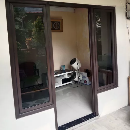 Beranda 7 Pemasangan Jendela & Kusen Aluminium