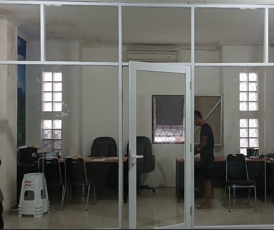Jasa Pasang Pintu Aluminium di Depok | Harga & Kualitas Terbaik 4 Jasa Pasang Pintu Aluminium di Depok