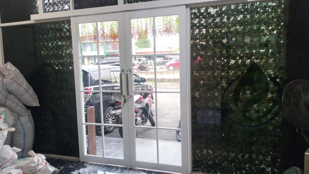 Komsen Jatiasih Bekasi - pintu aluminium pantai indah kapuk